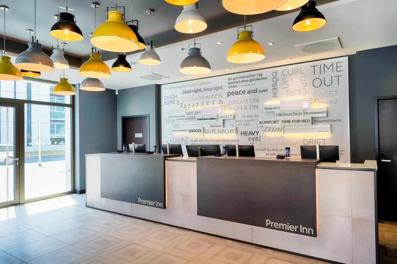 Premier Inn Darmstadt City Centre Экстерьер фото