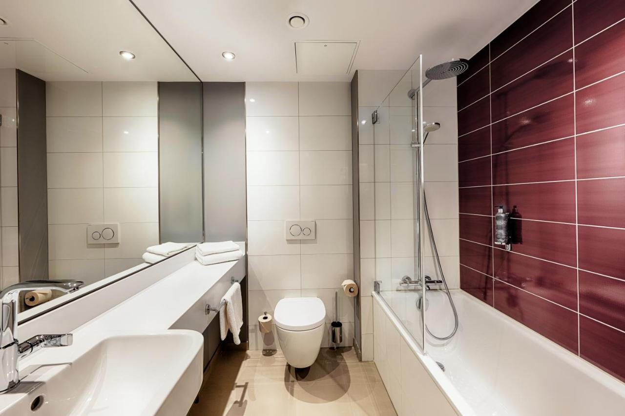 Premier Inn Darmstadt City Centre Экстерьер фото